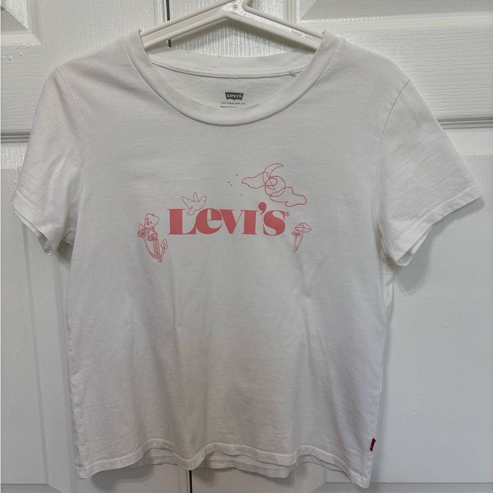 Levi's Casual Tee (crop style)